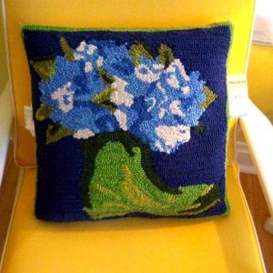 Brand New With Tags Hooked Pillow by Plow & Hearth